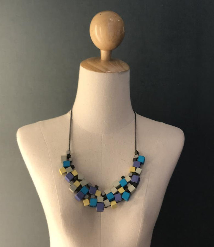 Collana Moldavia - viola - Bijondo